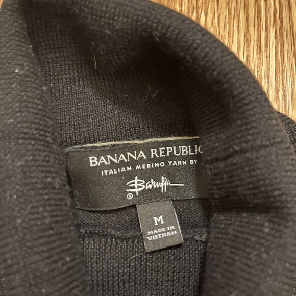 Banana Republic Merino Wool Turtleneck Sweater - Picture 3 of 3